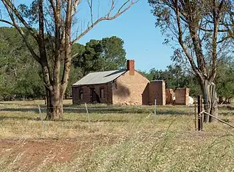 Former homestead immediately south of the intersection of Roennfeldt and Owen roads