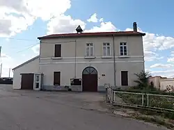The town hall in Les Thons