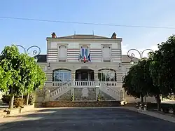 The town hall of Oiry