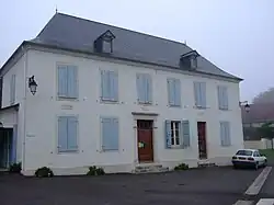 The town hall of Castetnau-Camblong