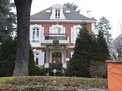 Fontaines-sur-Saône Town Hall in 2006