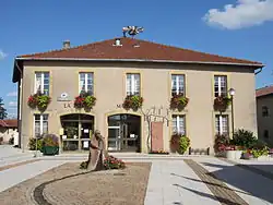 The town hall in Ay-sur-Moselle
