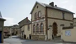 The town hall in Janvry