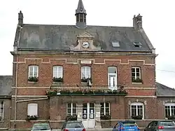 The town hall in Longueil-Annel