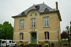 The town hall in Marson