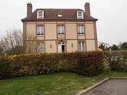 The town hall in Saint-Martin-d'Écublei