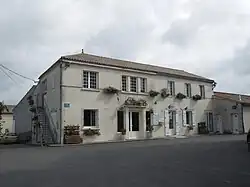The town hall in Sainte-Lheurine
