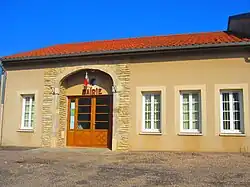The town hall in Servigny-lès-Raville