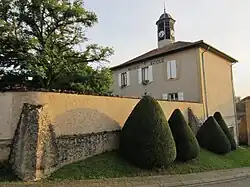 The town hall in Ville-sur-Yron