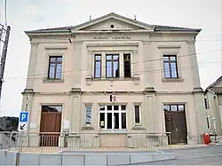 The town hall in Oye-et-Pallet