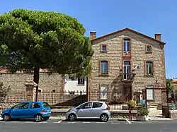 The town hall in Montescot