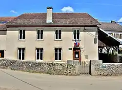 The town hall in Vauclusotte