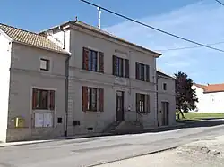 The town hall in Vaudeville-le-Haut