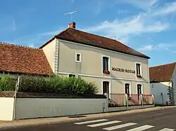 The town hall in Malay-le-Petit