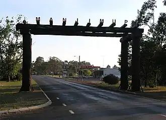 Entrance to Manjimup, late afternoon