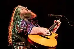 Andersen performing in Paris, Ontario in 2022