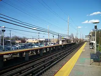LIRR train platform with empty tracks