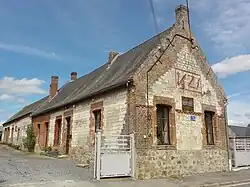 The town hall of Mesbrecourt-Richecourt