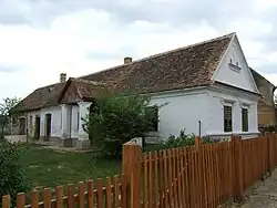 Traditional country house in Mezőcsokonya