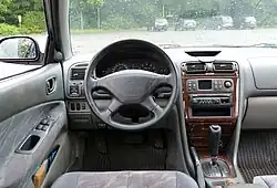 Pre-facelift interior