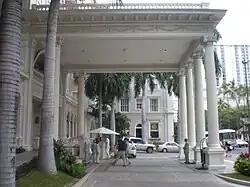 Porte cochere