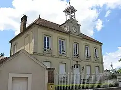 The town hall in Moisson