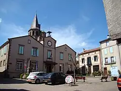 The town hall in Monestiés