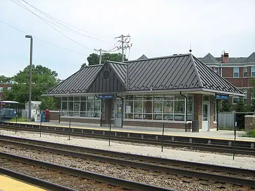Mont Clare Metra station located near Grand Avenue and Sayre Avenue
