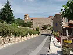 The road into Montbolo