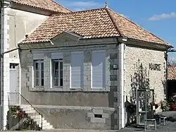 The town hall in Monteton