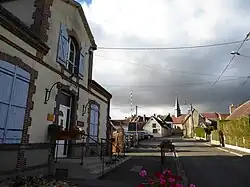 The town hall and surroundings in Montlandon