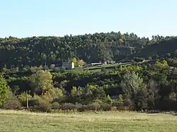 A farmhouse on a hill, near to old Montlaux