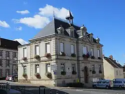 The town hall in Montmirail