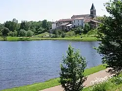 The lake in Montrollet