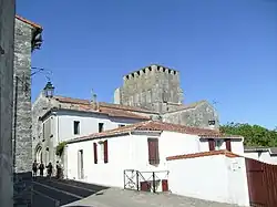 Houses and the church in Mornac-sur-Seudre