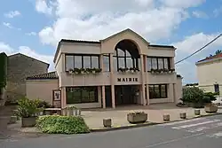 The town hall in Nérigean
