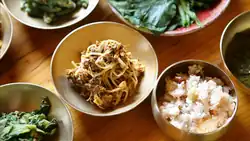 Namul (vegetable side dishes) and kongbap (lower right)