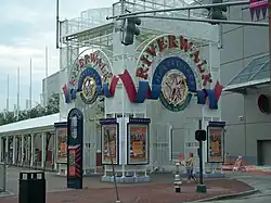 Julia Street entrance to the Riverwalk in June 2007
