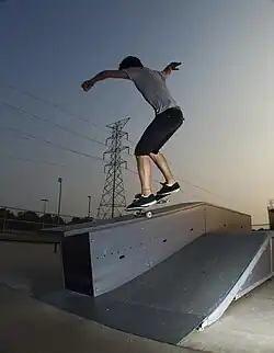 Frontside nosegrind