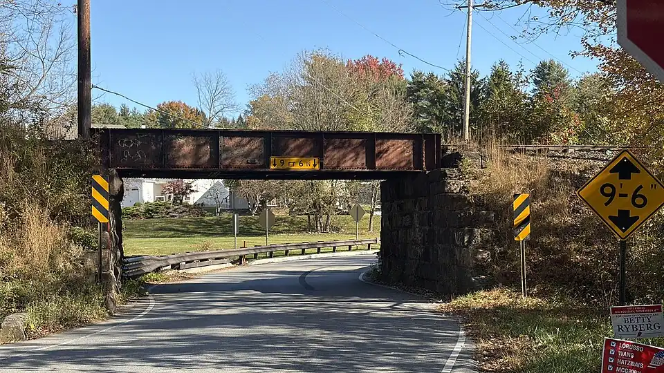 PRR style riveted plate girder bridge that crosses Oakbourne Road. It it positioned just next the former Oakbourne station.