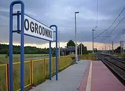 Ogrodniki train stop