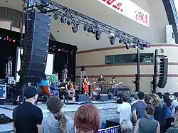 Ohbijou performing in 2007 in London, Ontario.