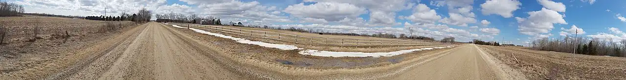 Sideroad 9 West in Olivet