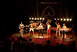Oques Grasses performing live
