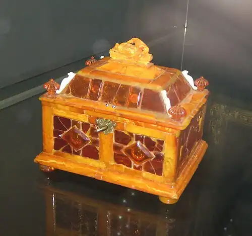 Amber case presented by Friedrich Wilhelm I to Peter the Great during his stay in Berlin in 1716.[35]