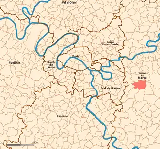 Location (in red) within Paris inner and outer suburbs