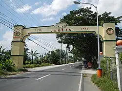 Welcome arch