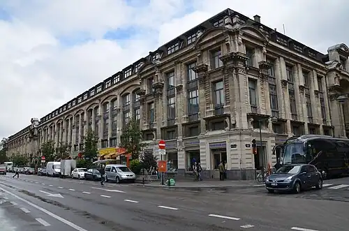 Façade along the Boulevard Maurice Lemonnier/Maurice Lemonnierlaan