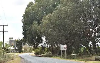 Entering Palinyewah along Ellerslie Road