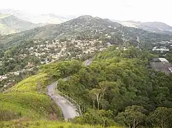 A panoramic view of the town of Paracotos